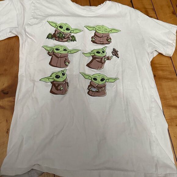 Disney Starwars Mandelorian Baby Grogu Tshirt Size M - Picture 2 of 11